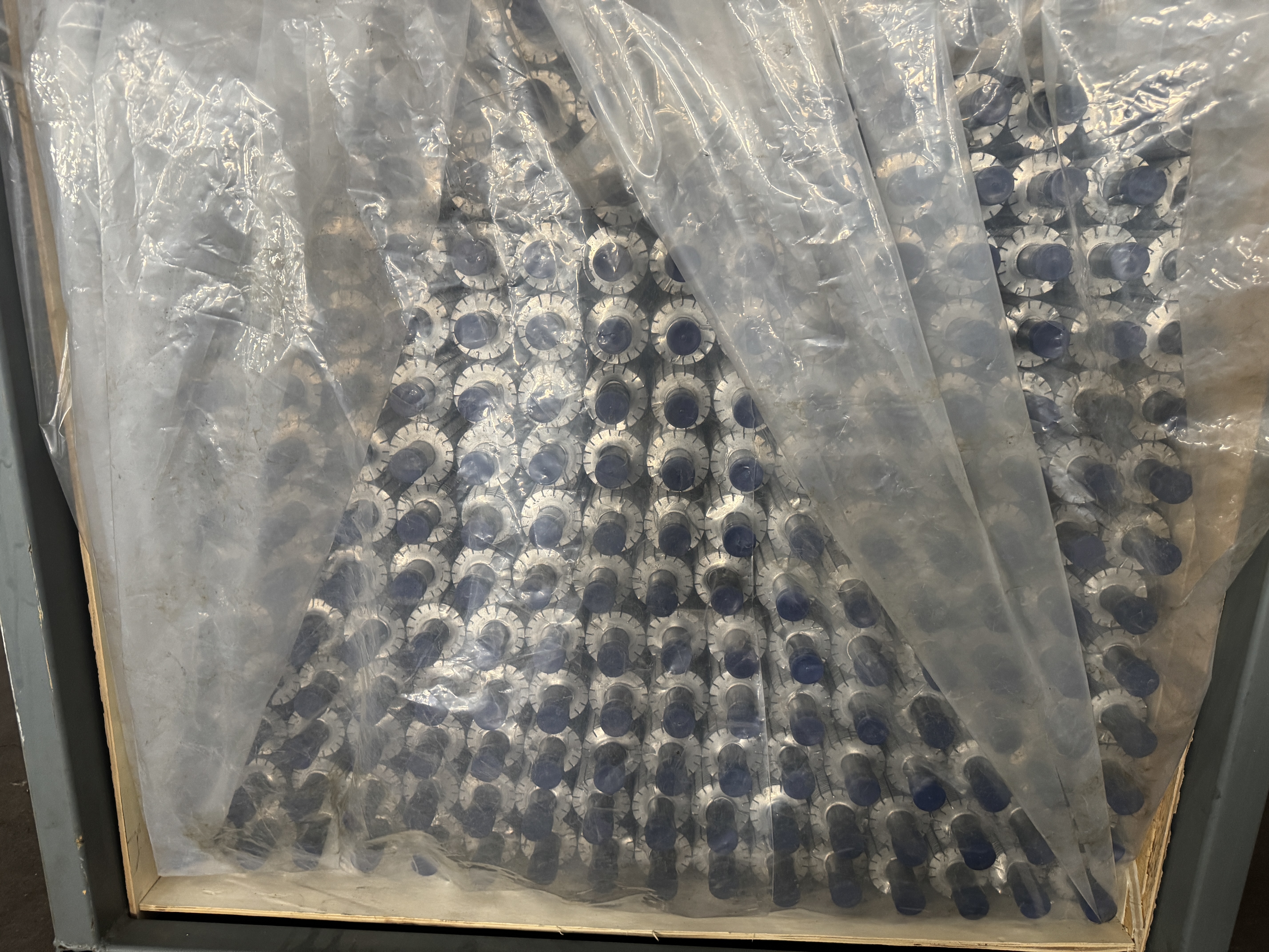 Najnowsze blogi firmy A batch of our toothed finned tubes was successfully shipped to the European market.